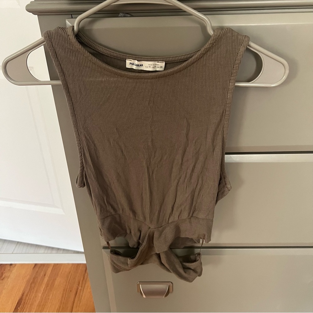 Ribbed tank top with cut outs